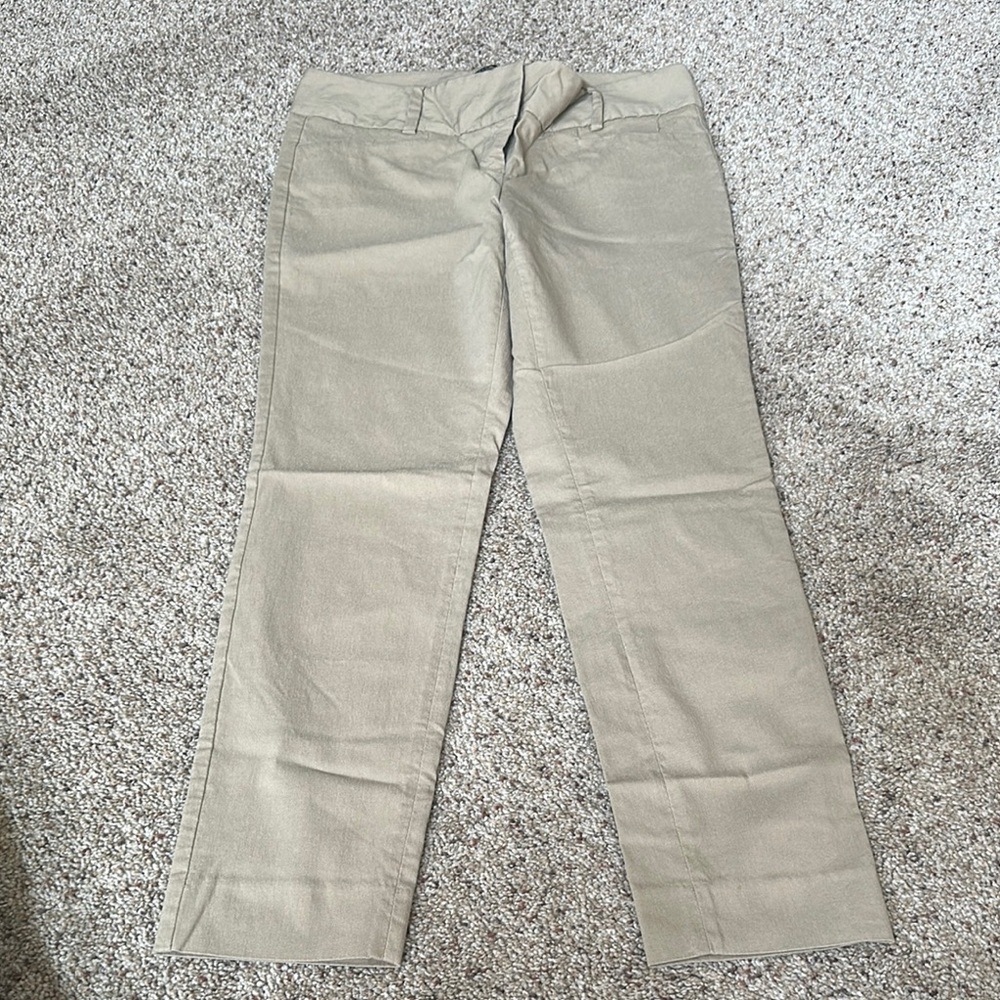The Limited Women’s Tan Capri Pants